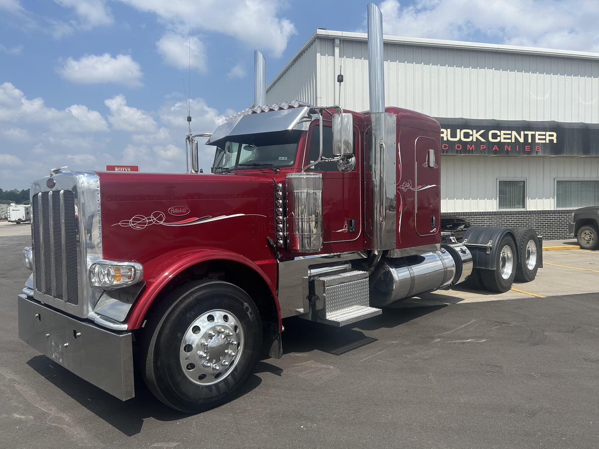 2024 Peterbilt 389