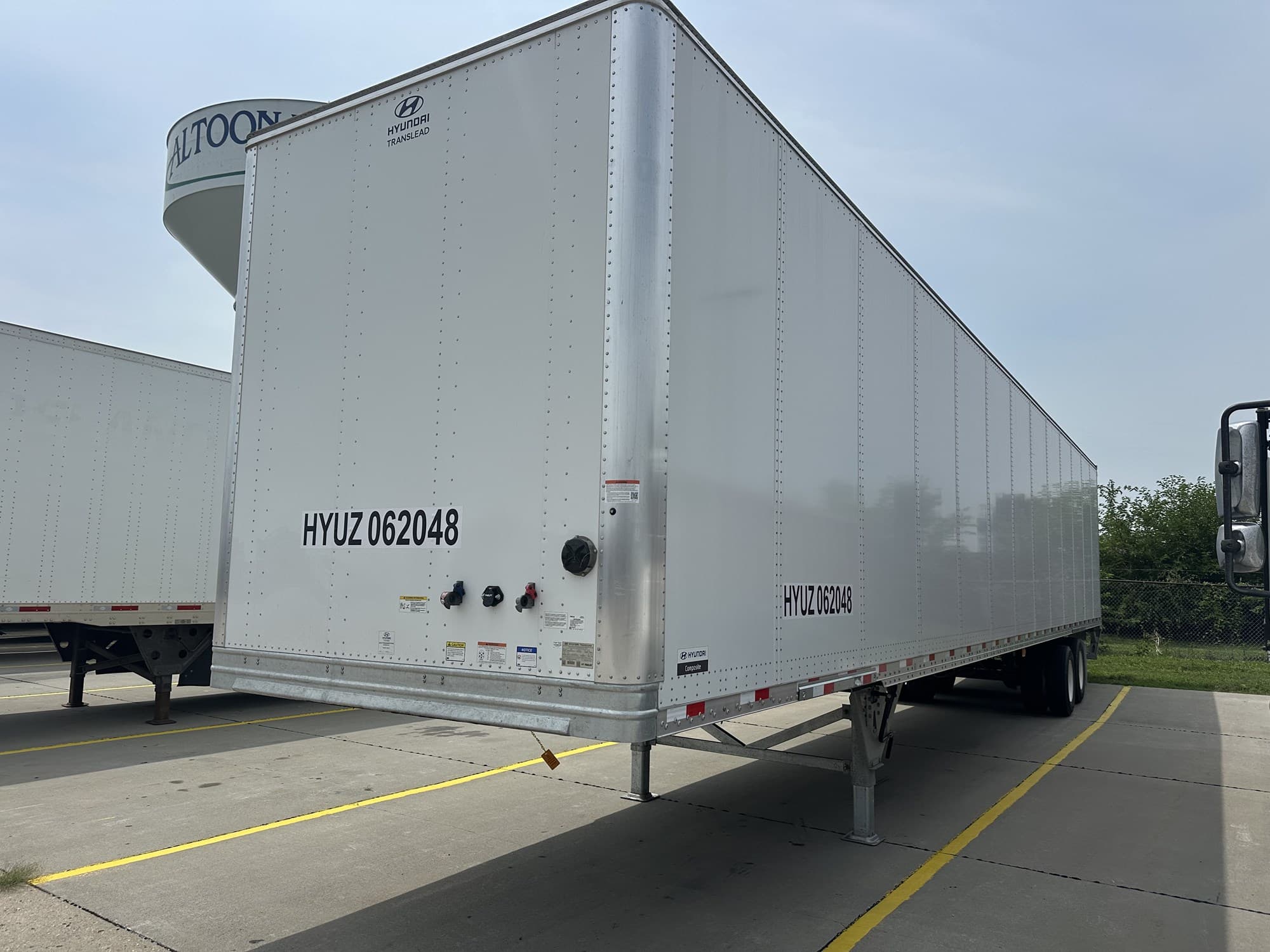 2027 Hyundai DRY VAN - Photo 1
