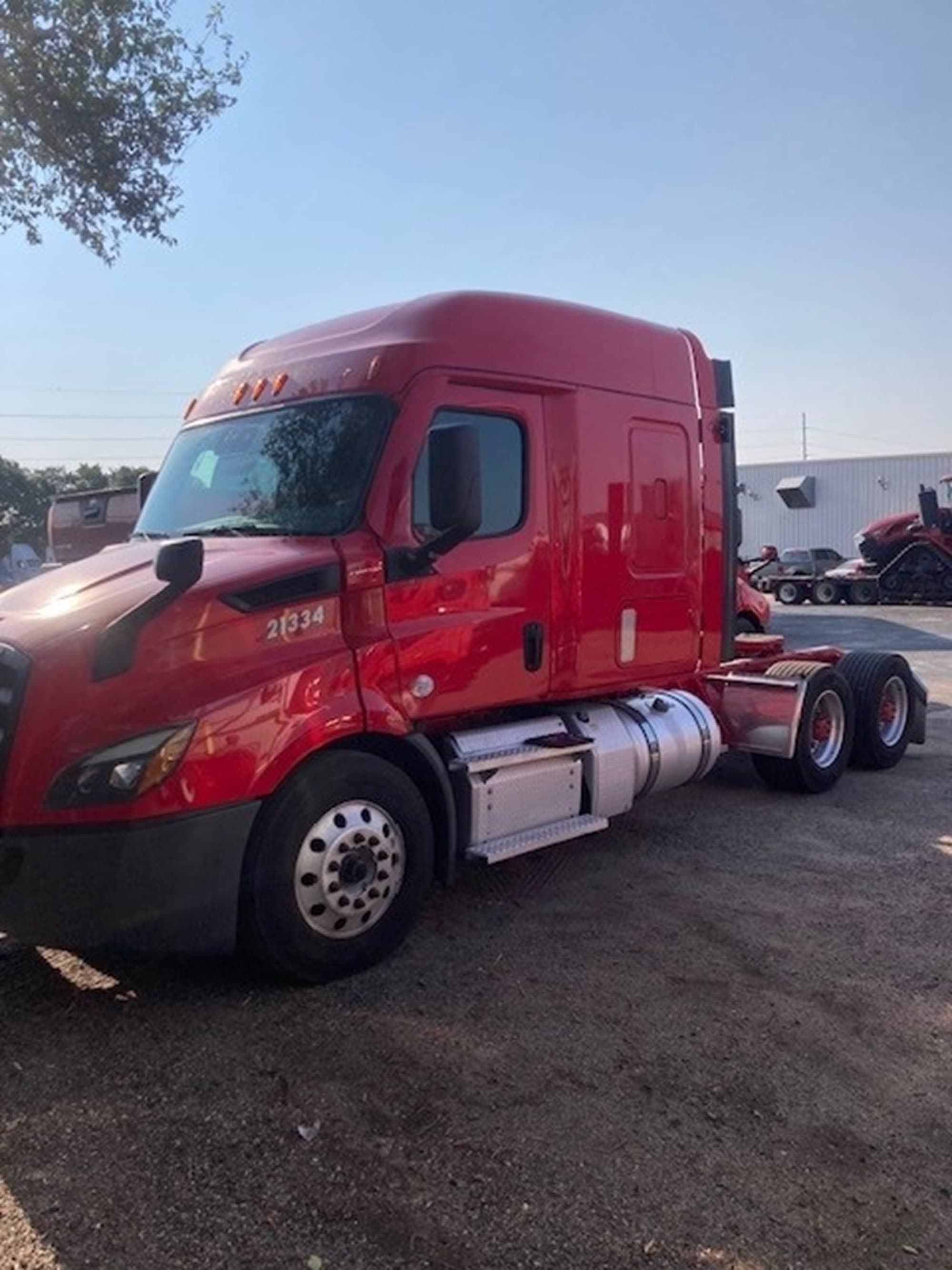 2021 Freightliner CASCADIA 116 CA116SLP - Photo 1