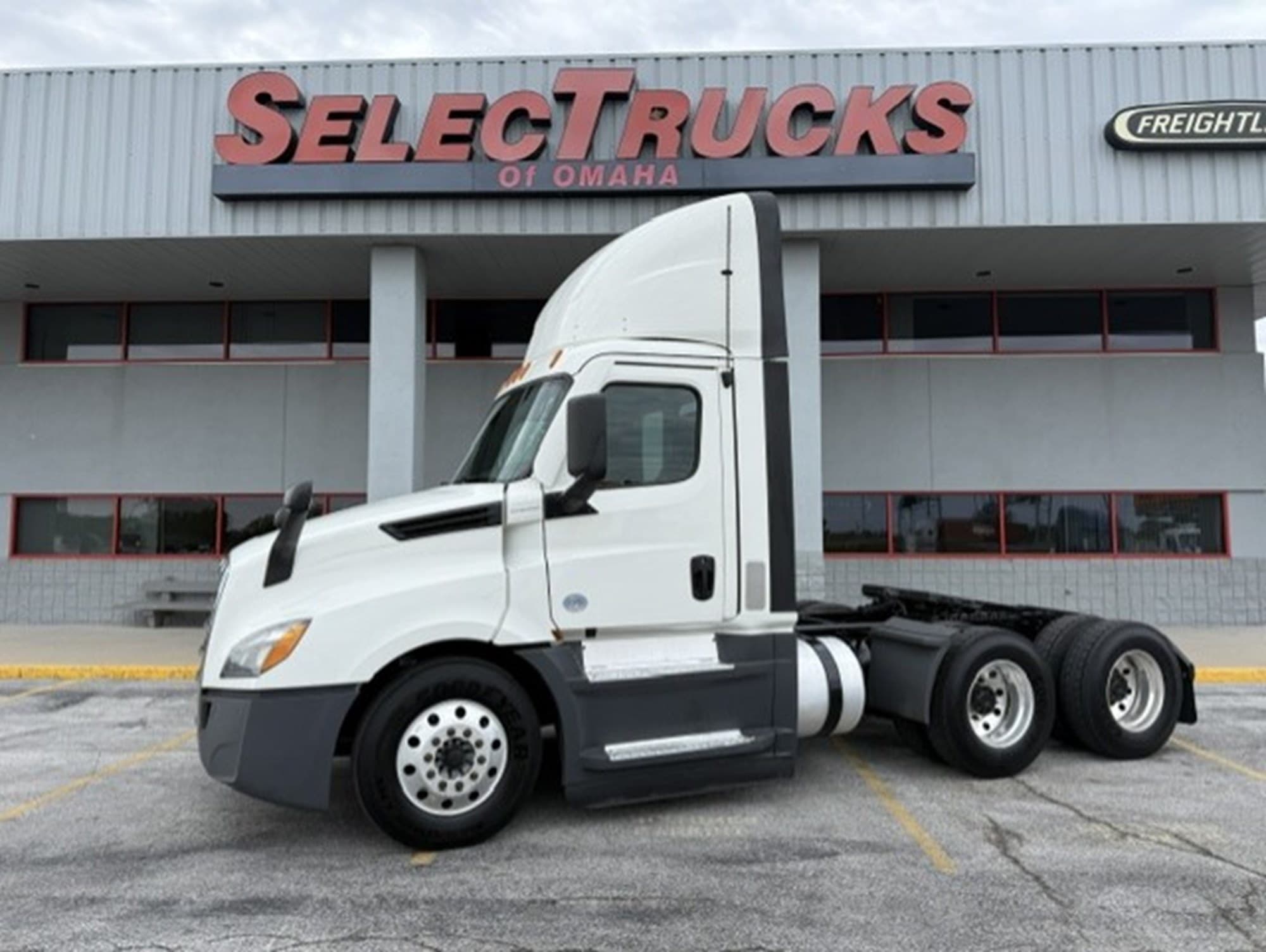 2021 Freightliner CASCADIA 126 - Photo 1