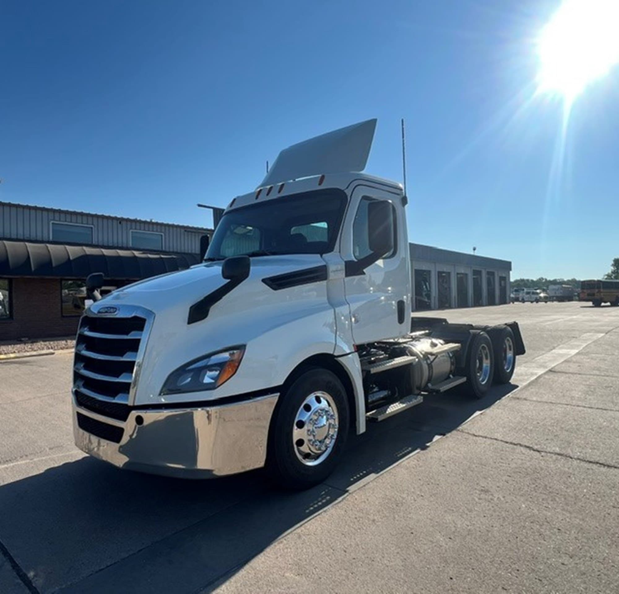 2020 Freightliner CASCADIA 126 PT126DC - Photo 1
