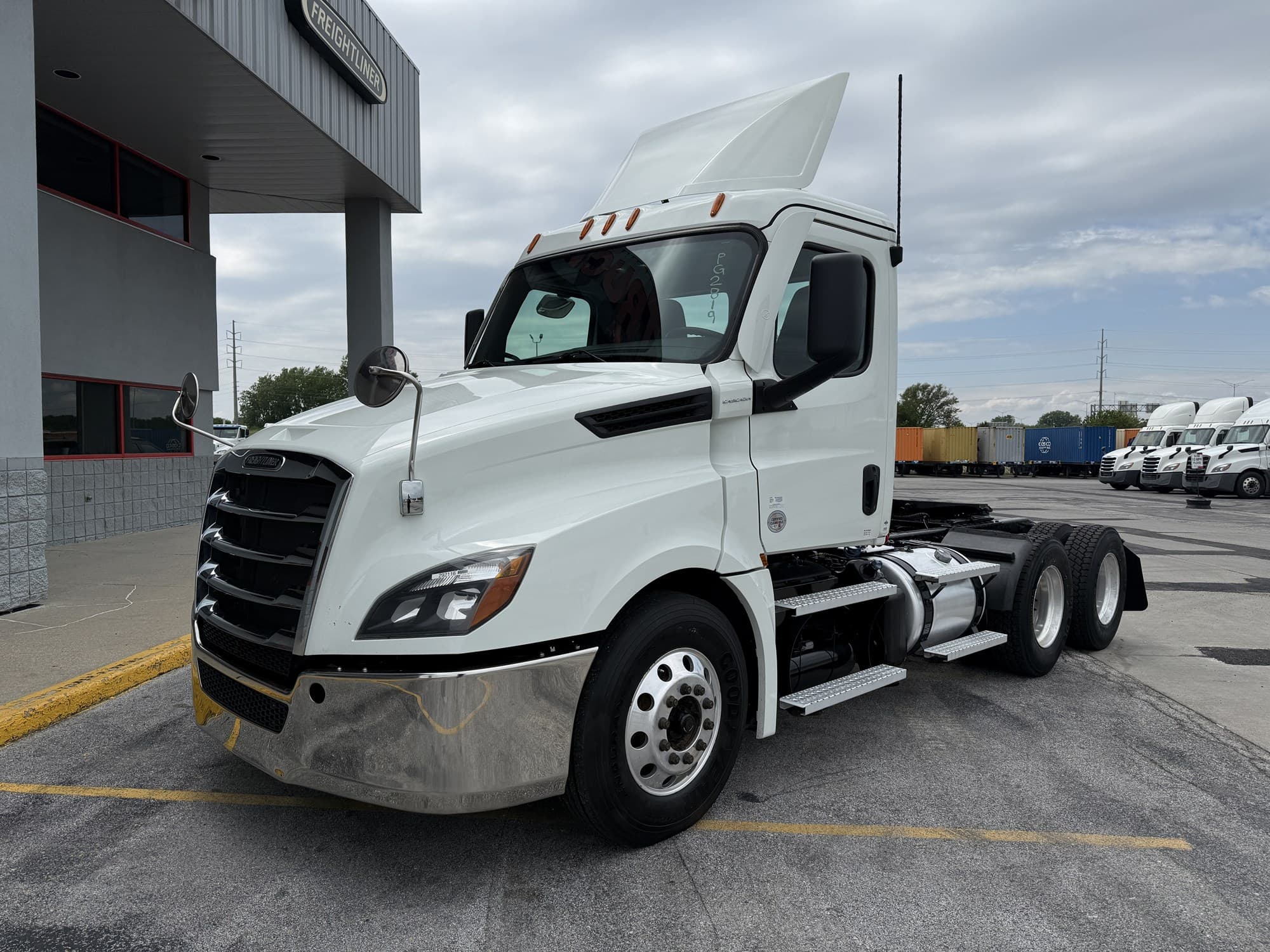 2021 Freightliner CASCADIA 126 - Photo 1