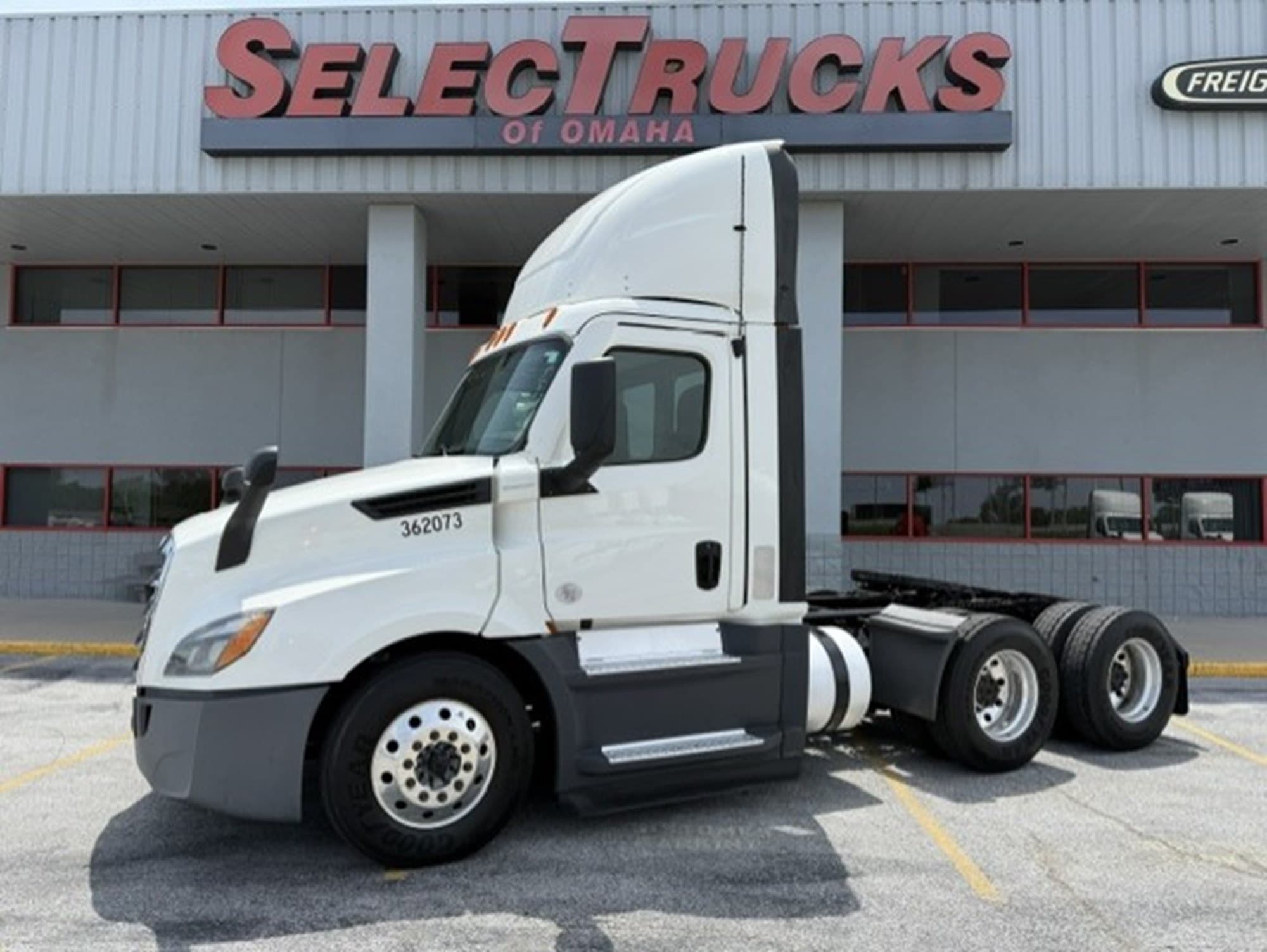 2021 Freightliner CASCADIA 126 - Photo 1
