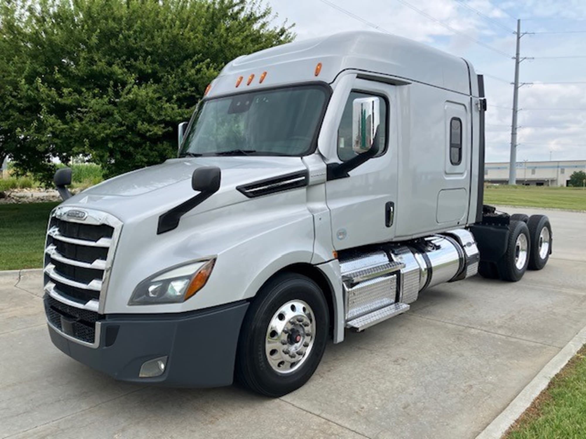 2021 Freightliner CASCADIA 126 PT126SLP - Photo 1