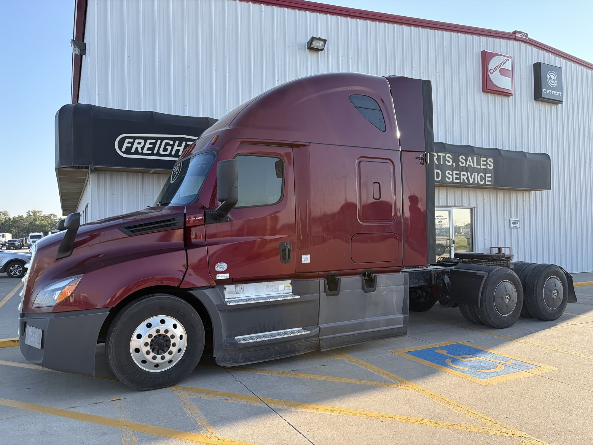 2021 Freightliner CASCADIA 126 - Photo 1