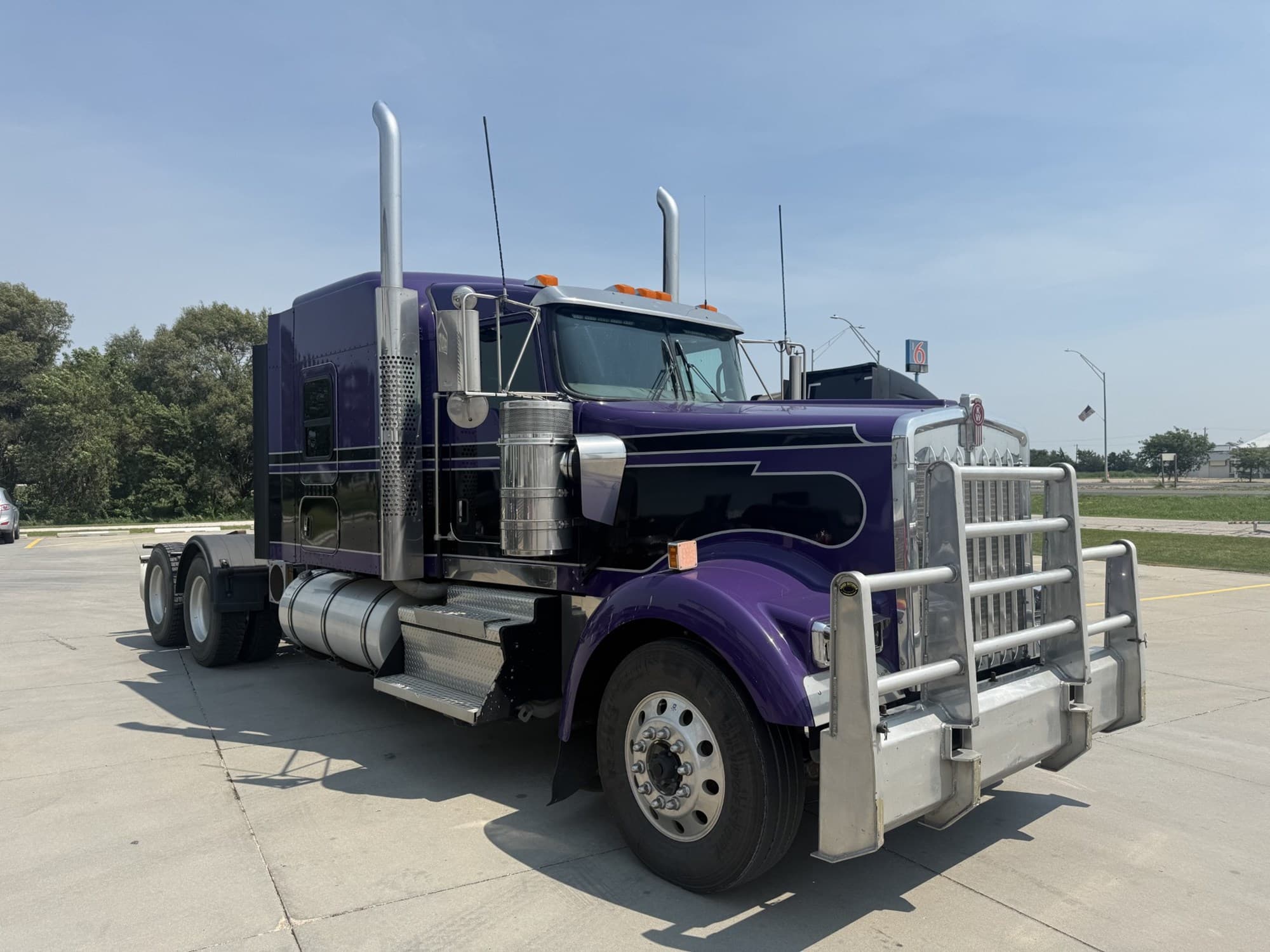 2019 Kenworth W900L - Photo 1