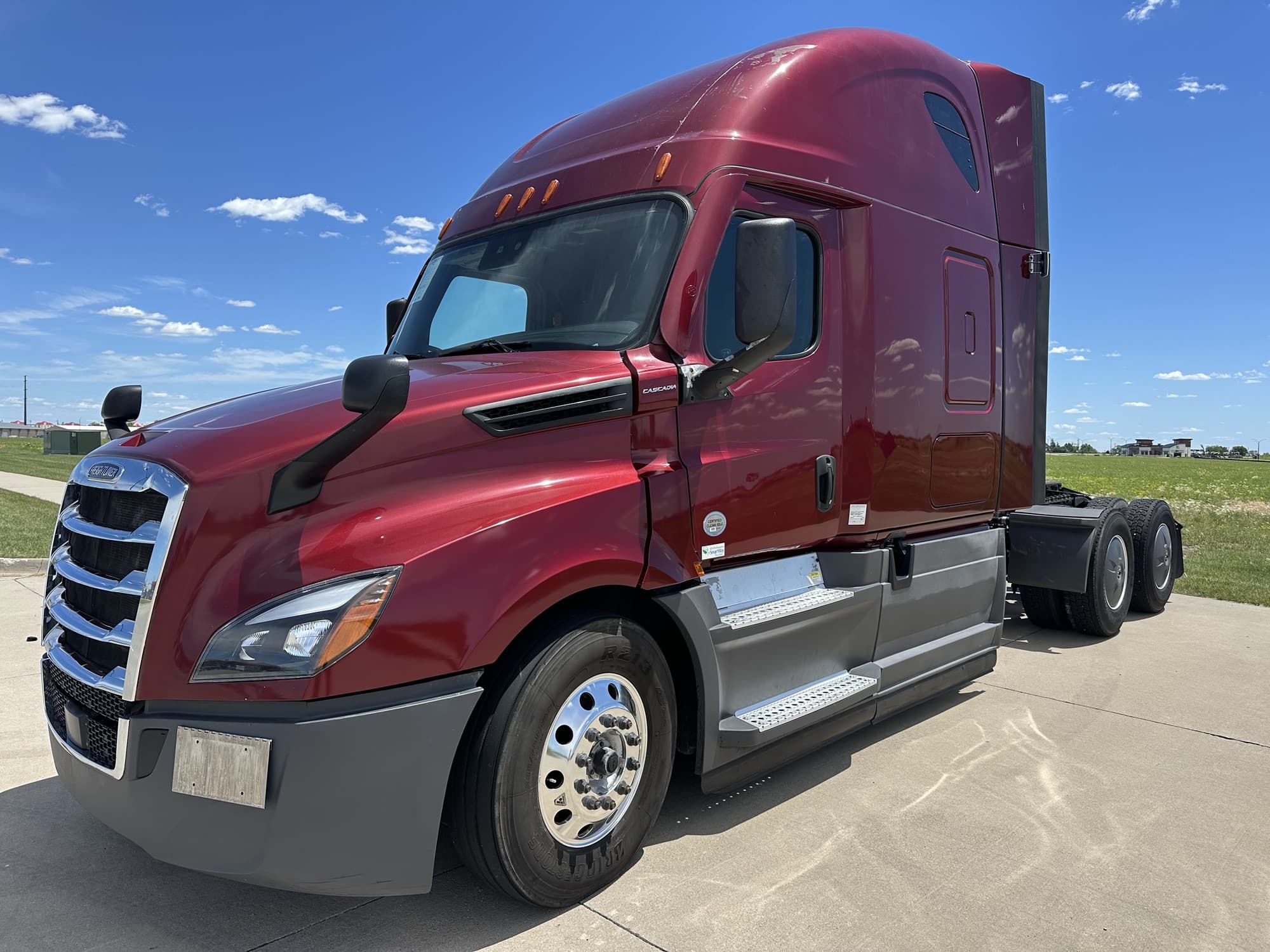 2021 Freightliner CASCADIA 126 - Photo 1
