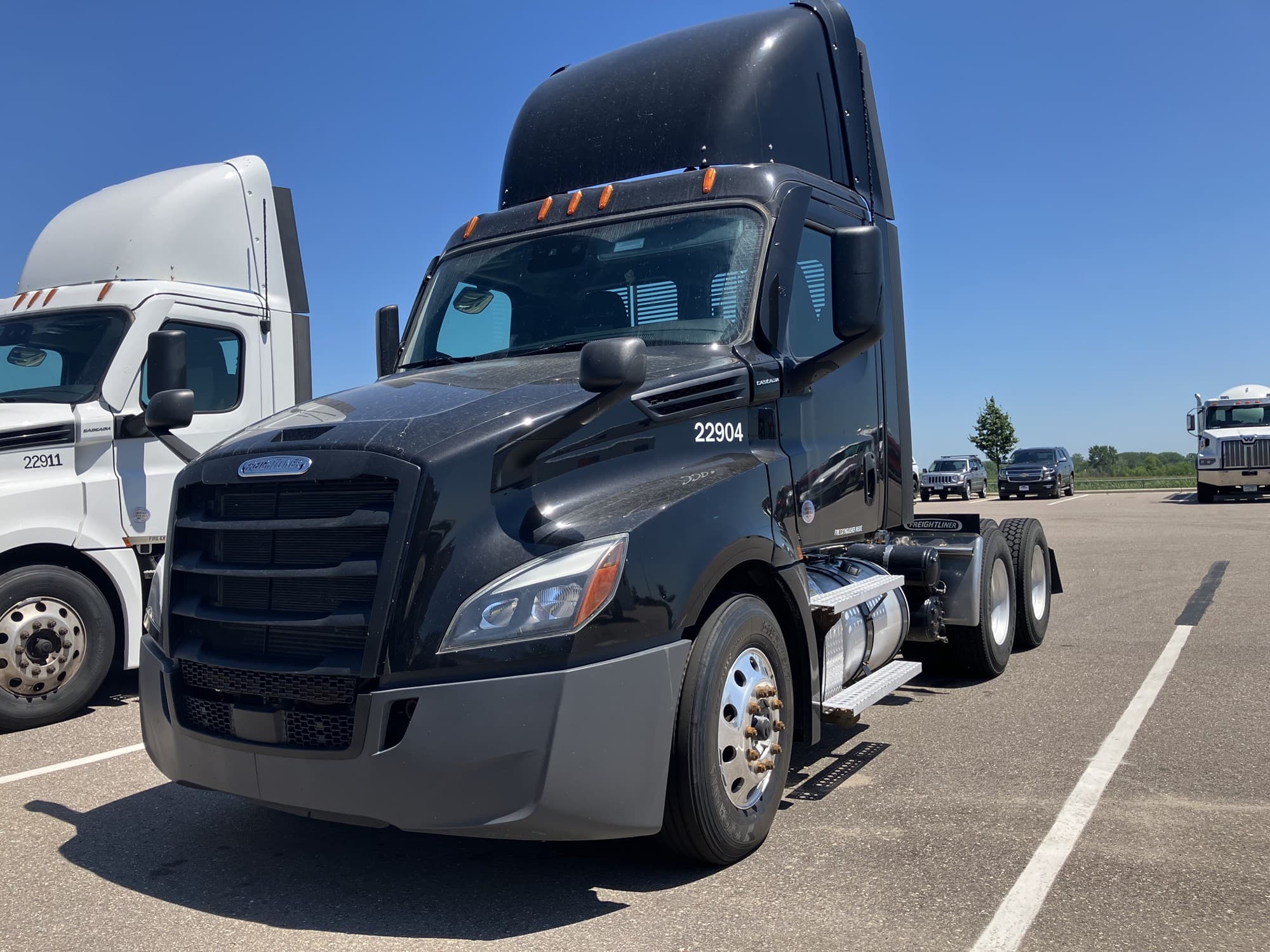 2022 Freightliner CASCADIA 126 PT126DC - Photo 1