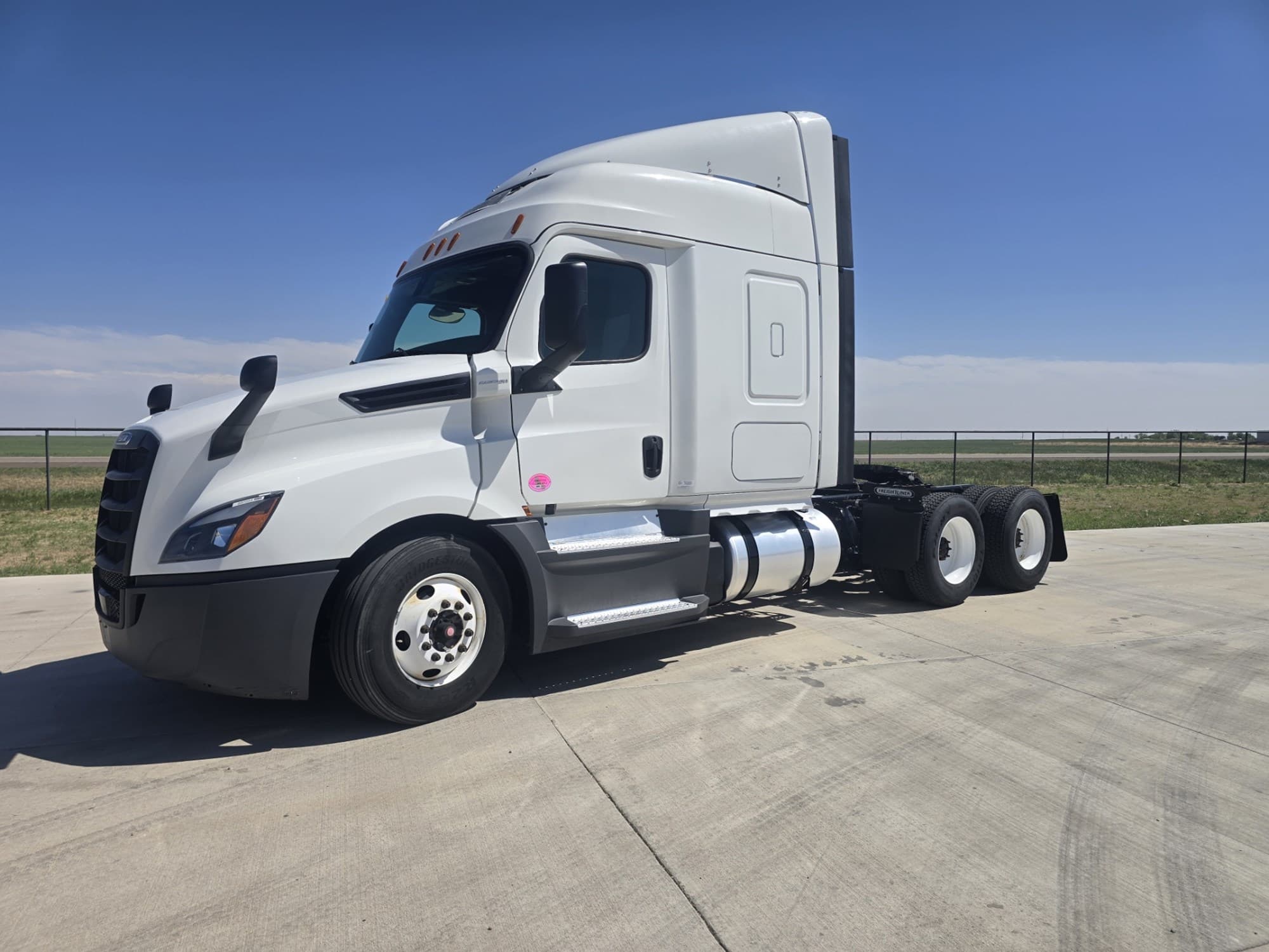 2019 Freightliner CASCADIA 126 - Photo 1