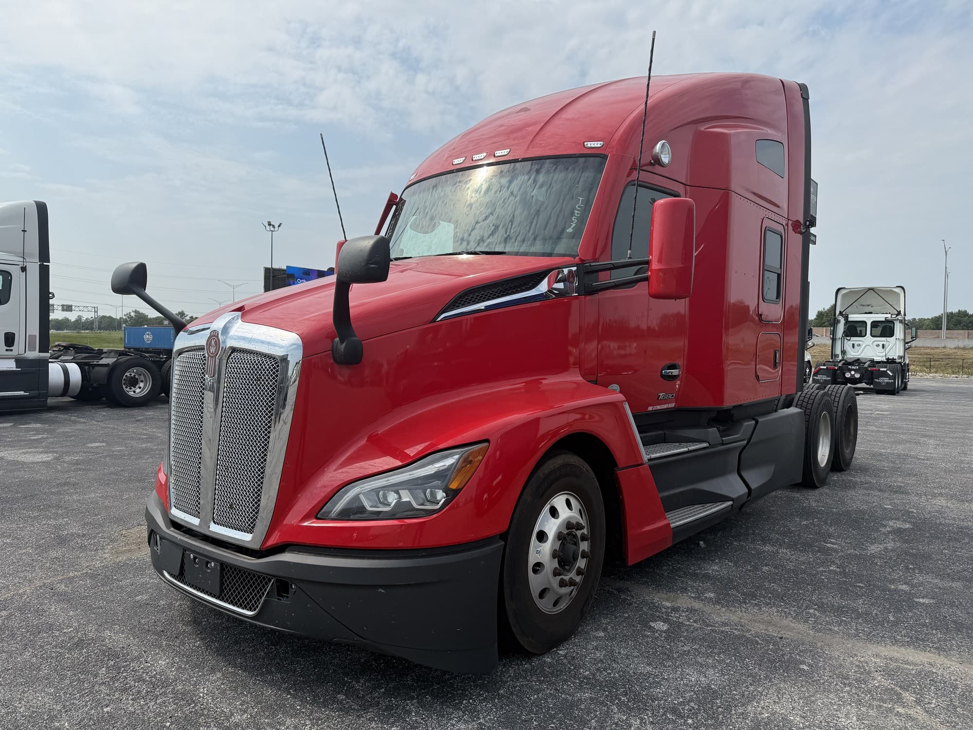 2023 Kenworth T680 - Photo 1