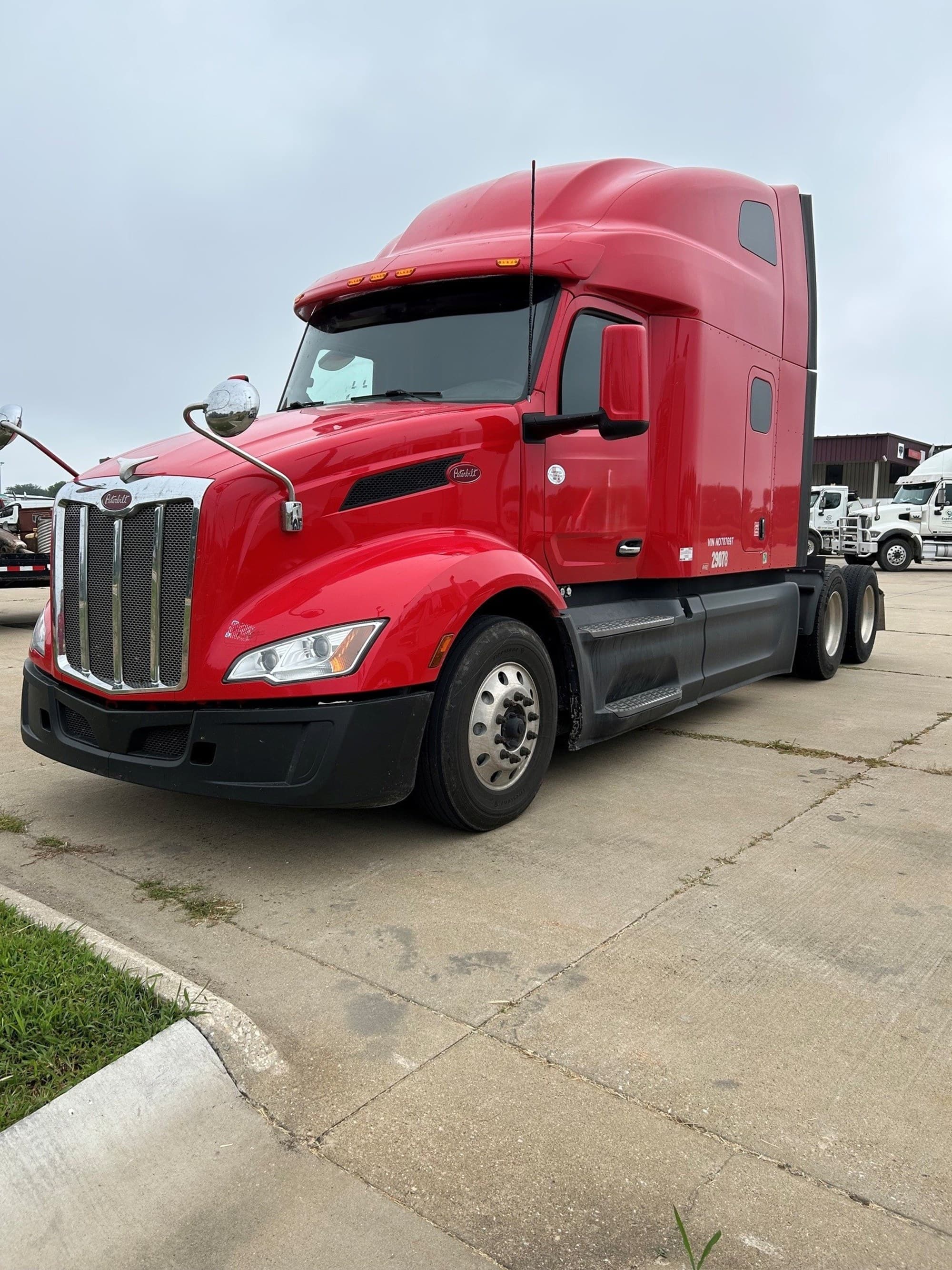 2023 Peterbilt 579 - Photo 1
