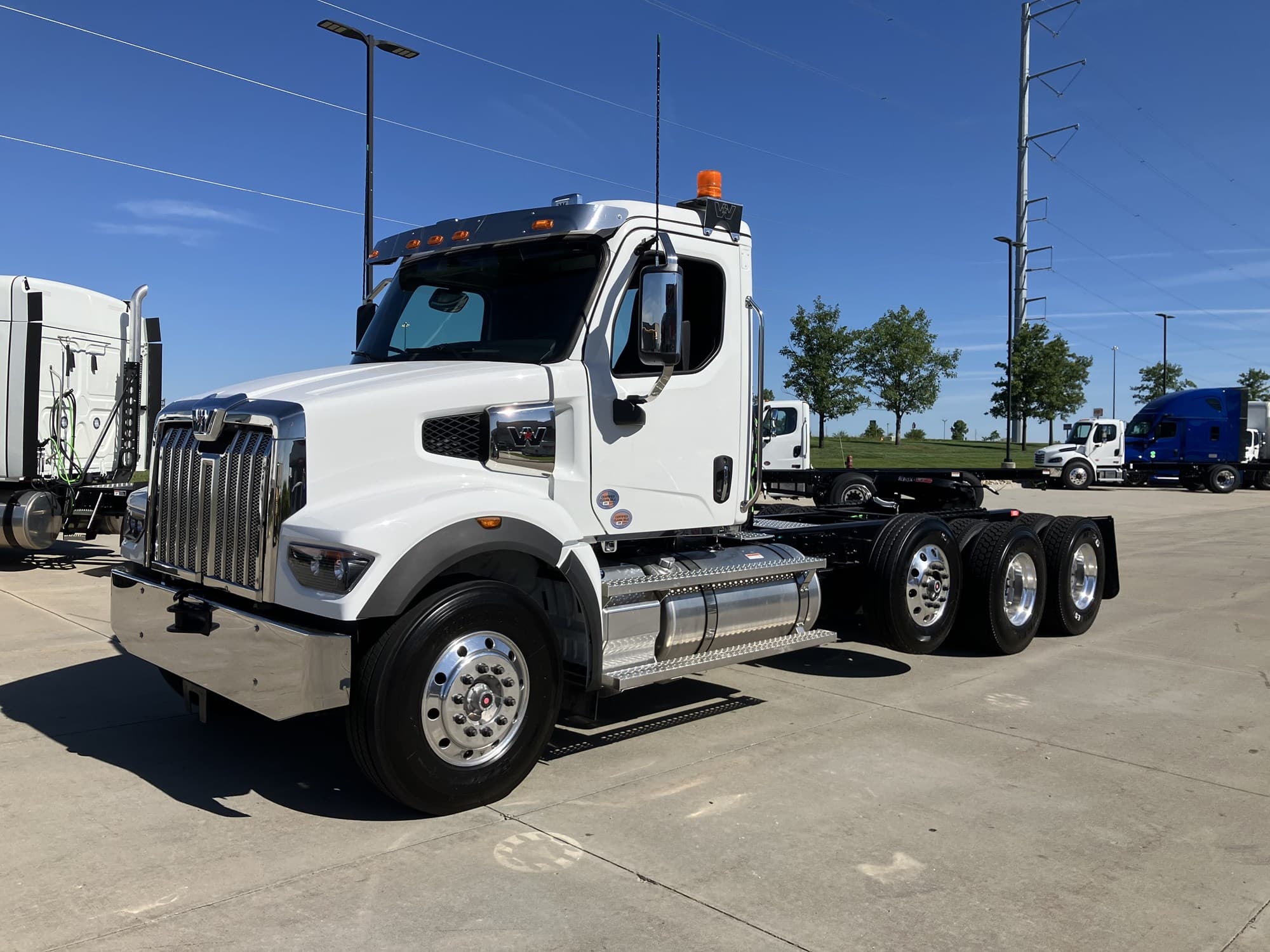 2027 Western Star X SERIES 47X - Photo 1