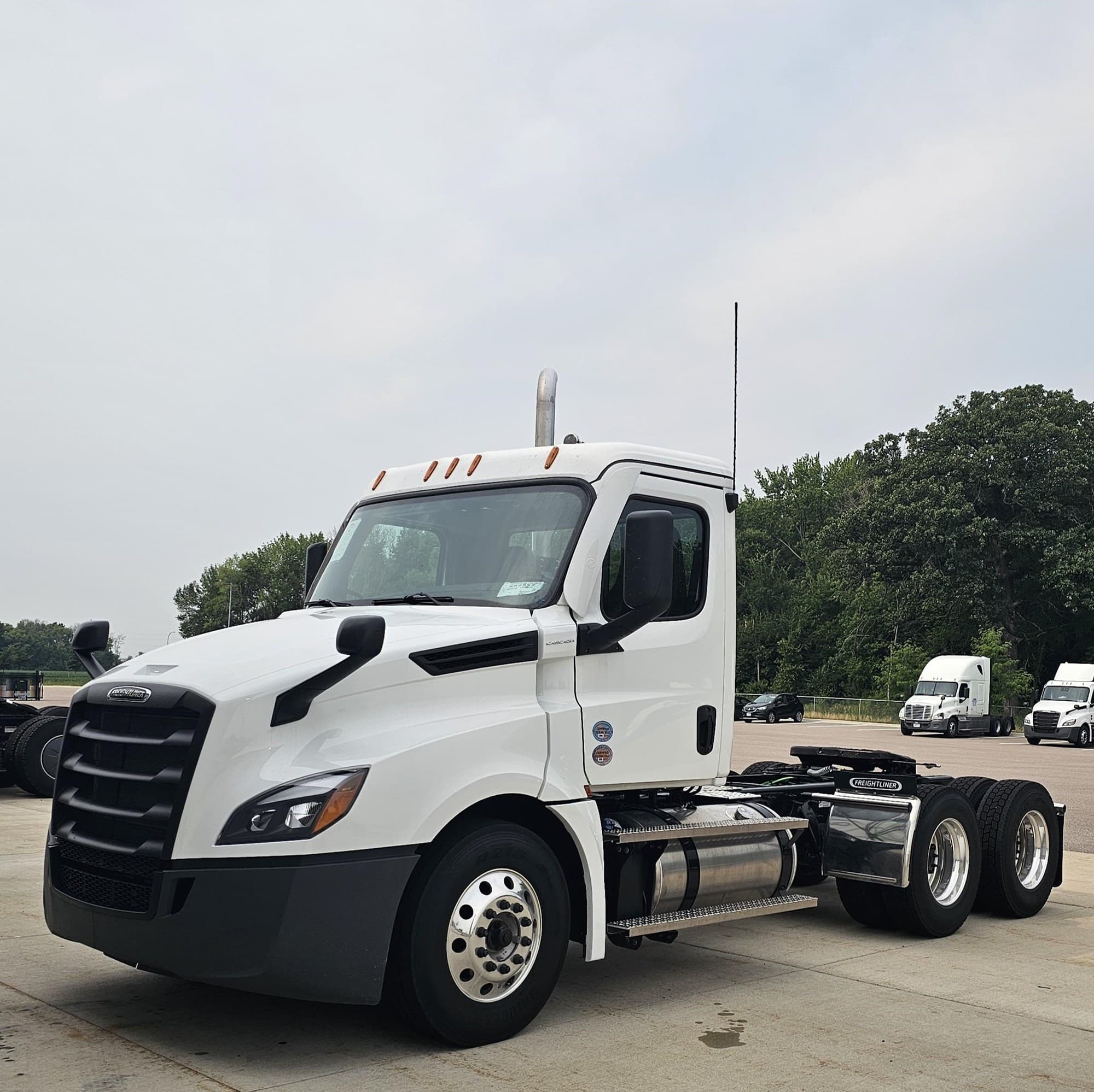 2027 Freightliner CASCADIA 126 PT126DC - Photo 1